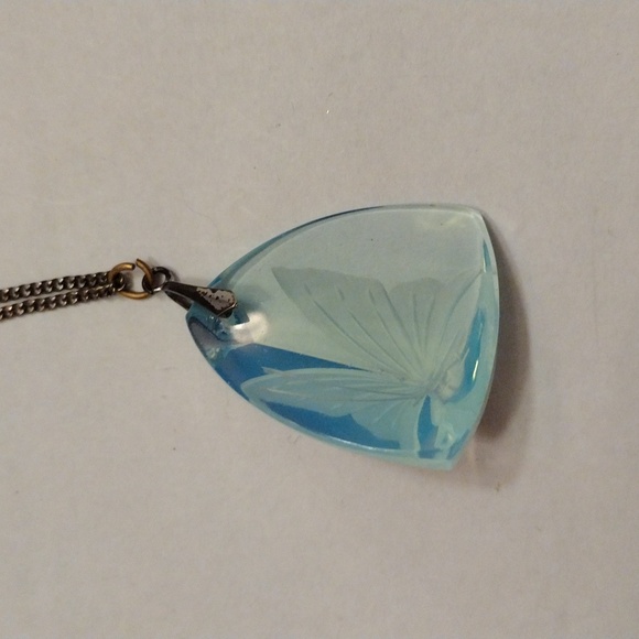 SOLD!! Vintage Hand Carved Butterfly Blue Topaz Pendant on Chain Necklace! - Picture 6 of 9